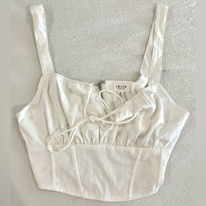 LeLis Collection white crop top M
